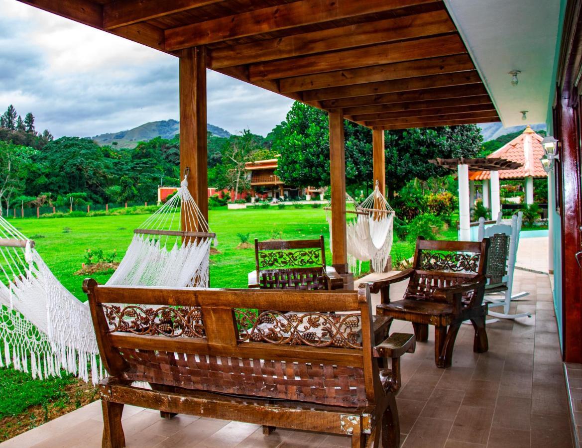 Deluxe Suites Guacamayos - Eco-Lodge & Swimming Pool Bonao Exteriér fotografie